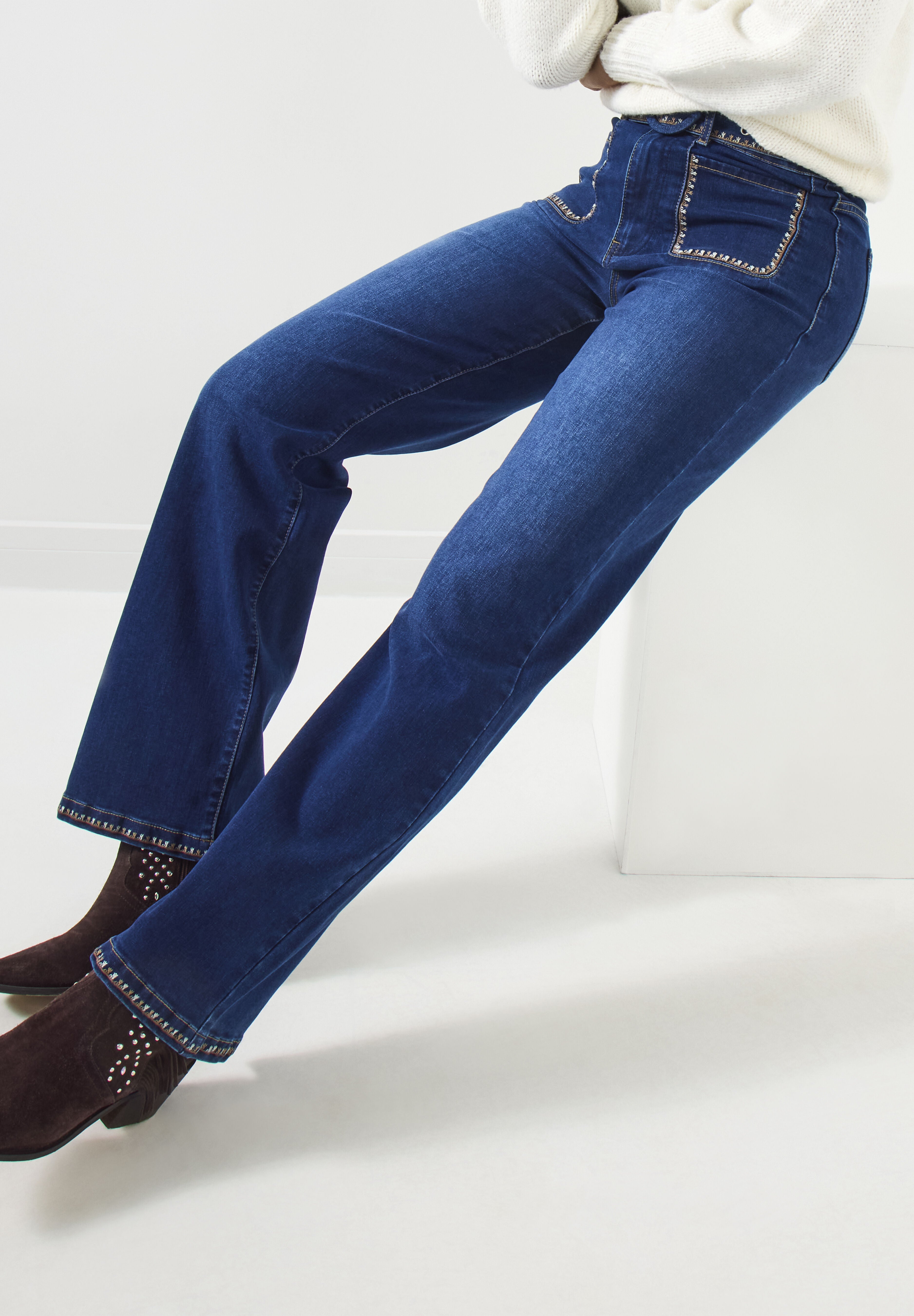 Embroidered Wide Leg Jeans, DARK BLUE EMBROIDERY, alternate image number 4