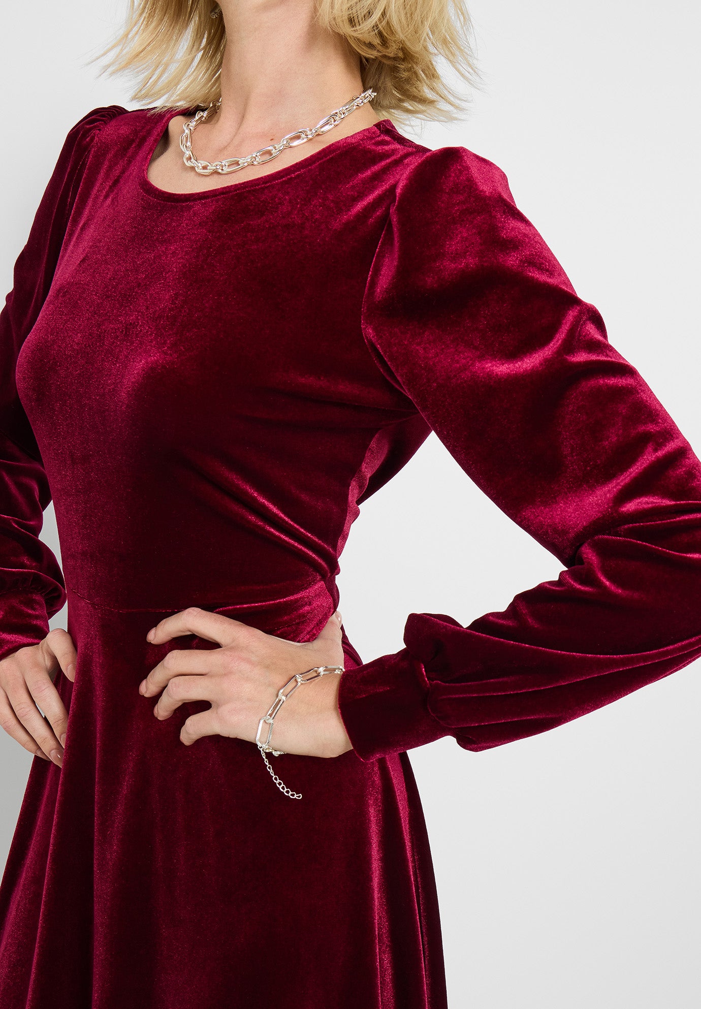 Crew Neck Velvet Midi Dress image number 2