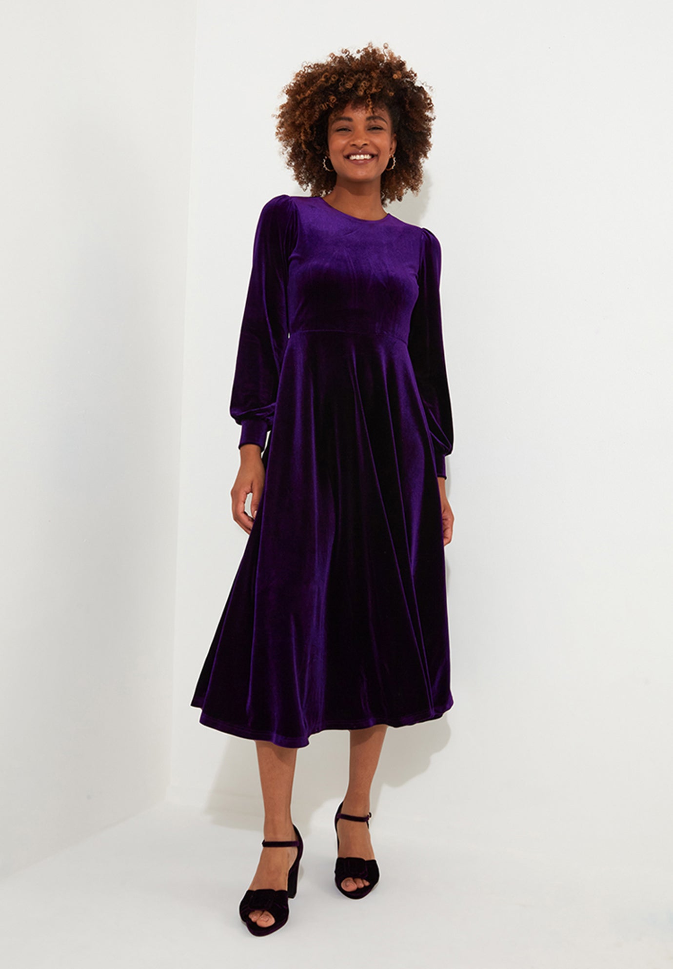 Crew Neck Velvet Midi Dress image number 0