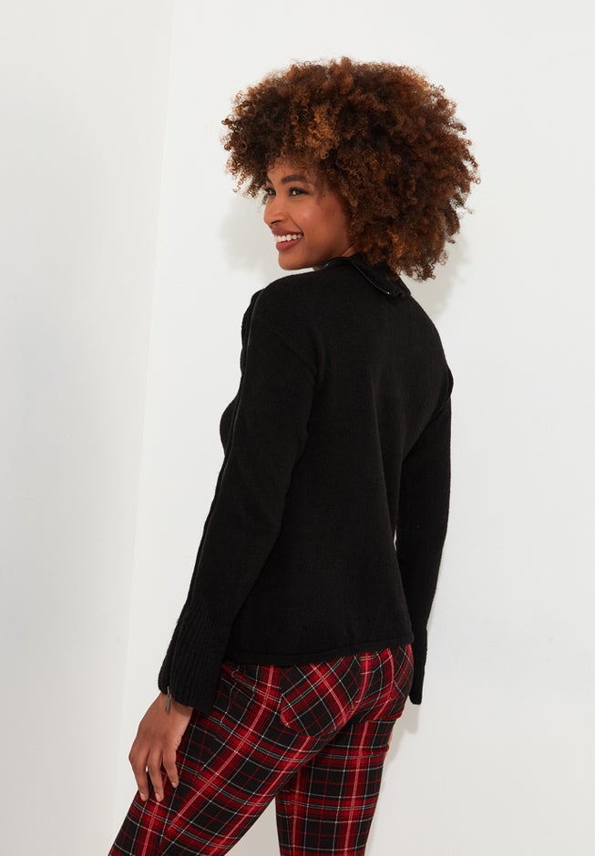 Asymmetrical Zip Neck Pullover Sweater image number 4